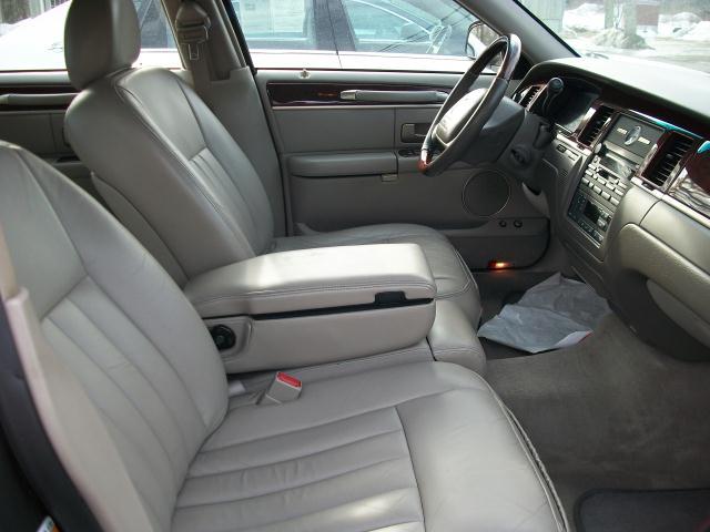 Lincoln Town Car 2003 photo 5