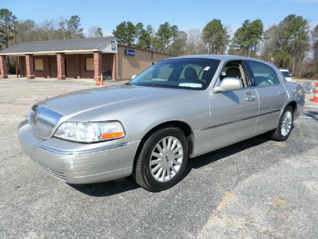 Lincoln Town Car 2003 photo 3