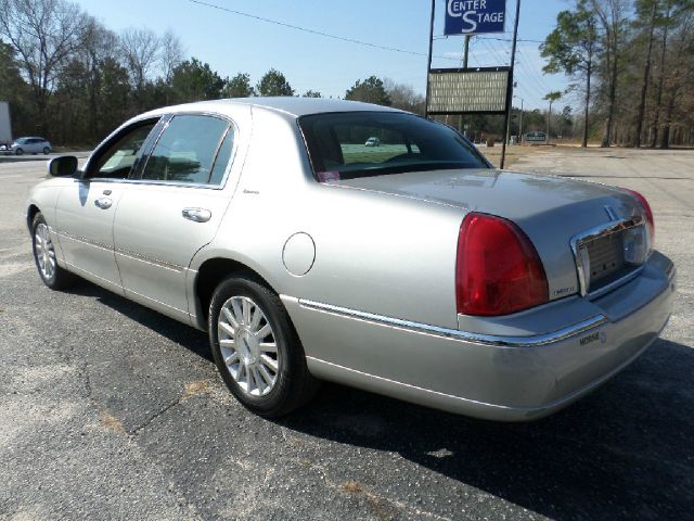 Lincoln Town Car 2003 photo 4