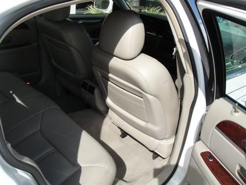 Lincoln Town Car 2003 photo 2