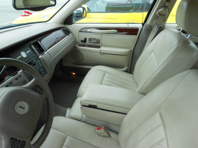 Lincoln Town Car 2003 photo 1