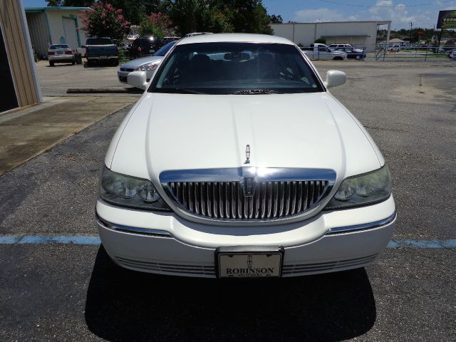 Lincoln Town Car DOWN 4.9 WAC Sedan