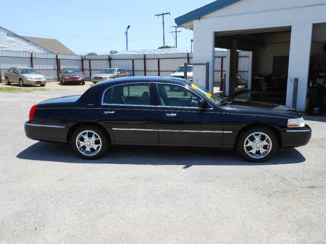 Lincoln Town Car 2003 photo 3