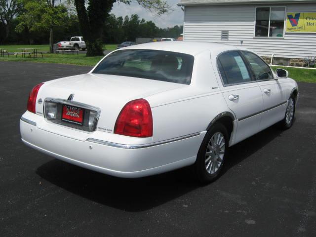 Lincoln Town Car 2003 photo 5