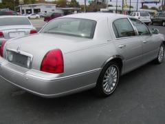 Lincoln Town Car 2003 photo 3