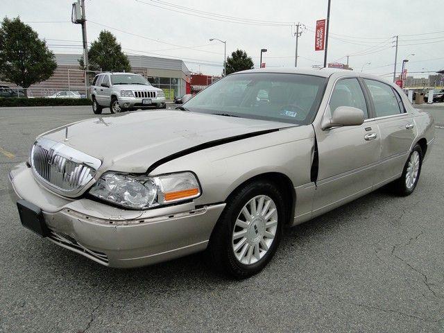 Lincoln Town Car 2003 photo 1