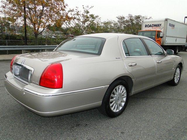 Lincoln Town Car 2003 photo 3
