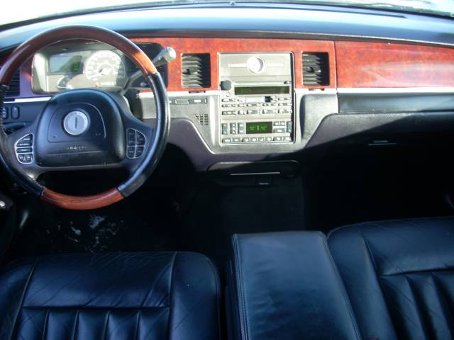 Lincoln Town Car 2003 photo 1