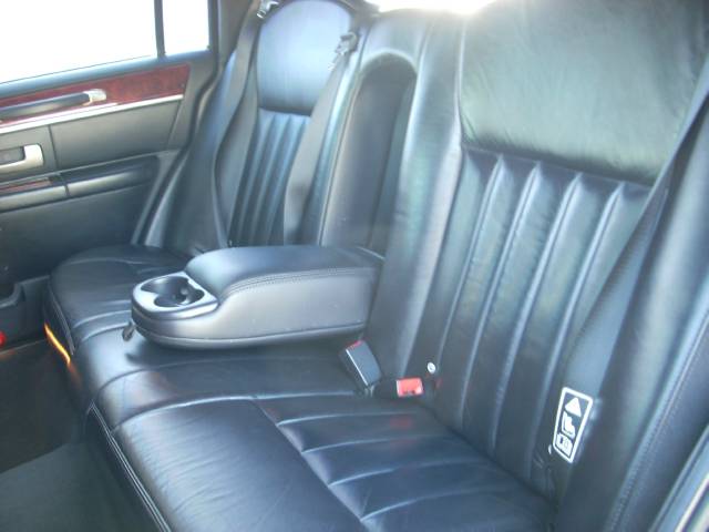 Lincoln Town Car 2003 photo 3