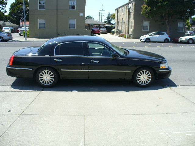 Lincoln Town Car 2003 photo 4