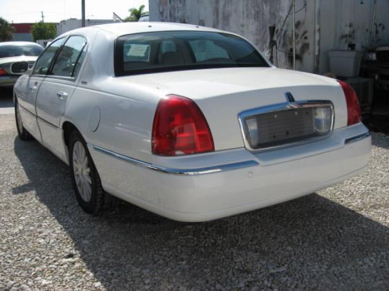 Lincoln Town Car 2003 photo 4