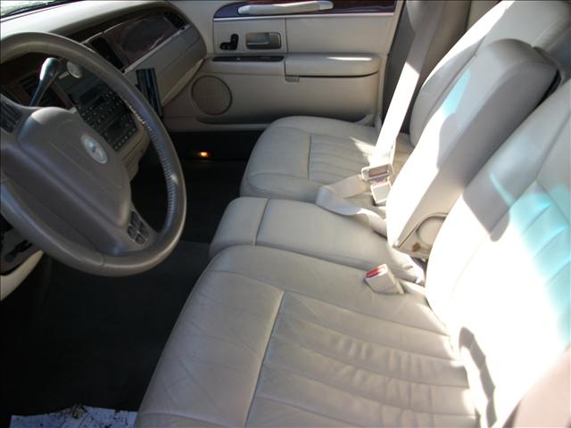 Lincoln Town Car 2003 photo 1
