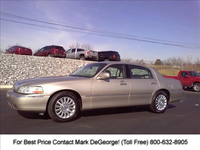 Lincoln Town Car 4dr Sdn SL Auto Sedan