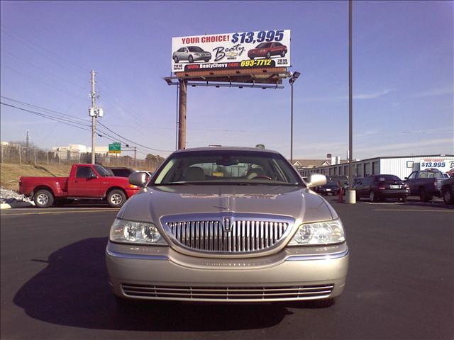 Lincoln Town Car 2003 photo 1