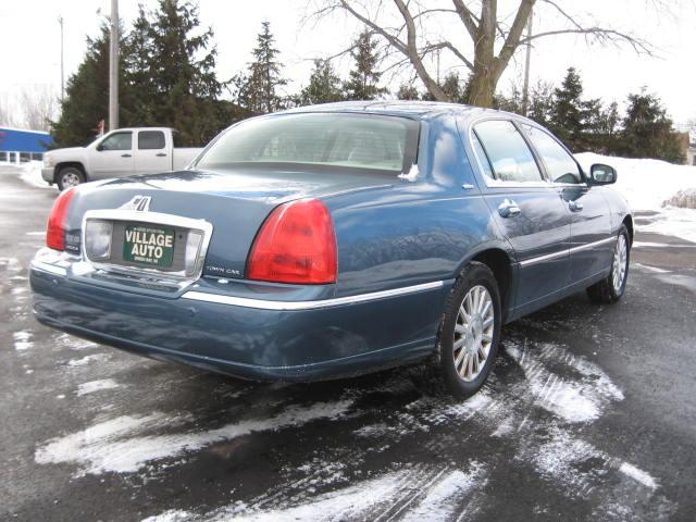 Lincoln Town Car 2003 photo 1
