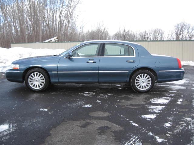 Lincoln Town Car 2003 photo 4