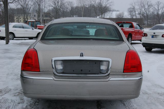 Lincoln Town Car 2003 photo 1