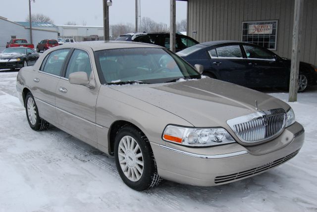 Lincoln Town Car 2003 photo 3