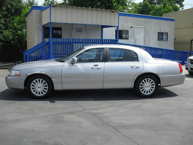Lincoln Town Car 2003 photo 4