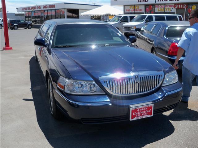 Lincoln Town Car 4dr Sdn I4 CVT ULEV Sedan