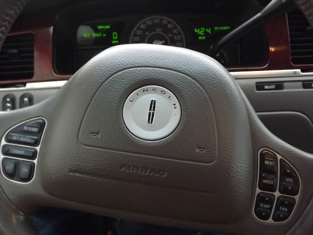 Lincoln Town Car DOWN 4.9 WAC Sedan