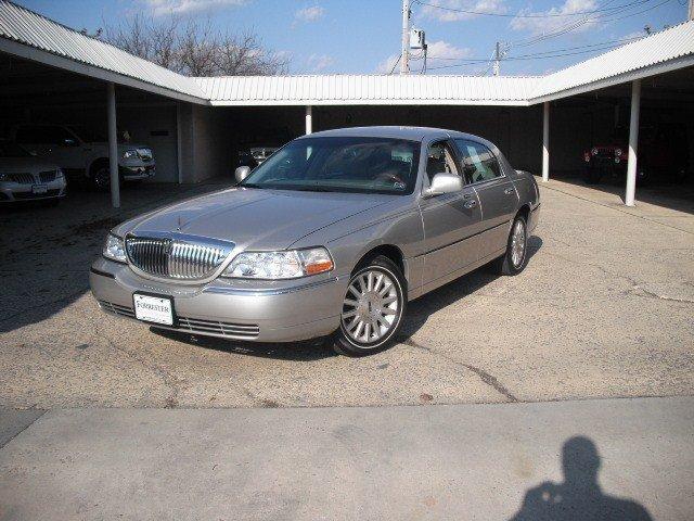 Lincoln Town Car 2003 photo 1