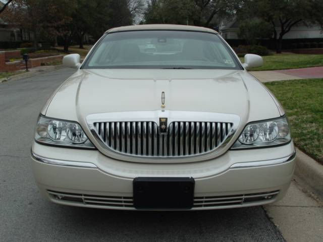 Lincoln Town Car 2003 photo 1