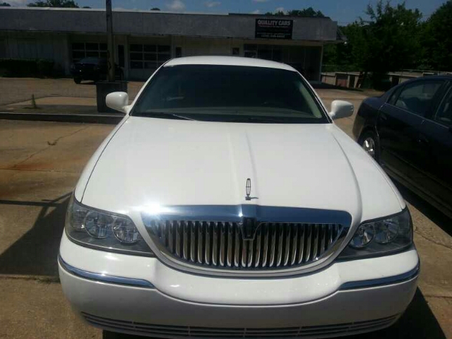 Lincoln Town Car 2003 photo 1