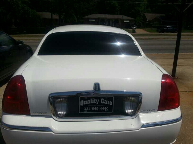 Lincoln Town Car 2003 photo 3