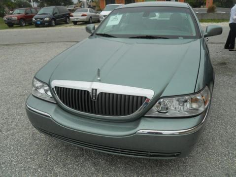Lincoln Town Car 2003 photo 1