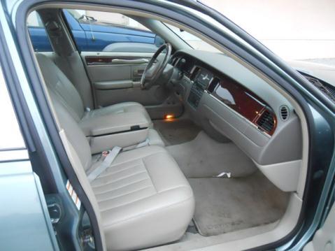 Lincoln Town Car 2003 photo 4