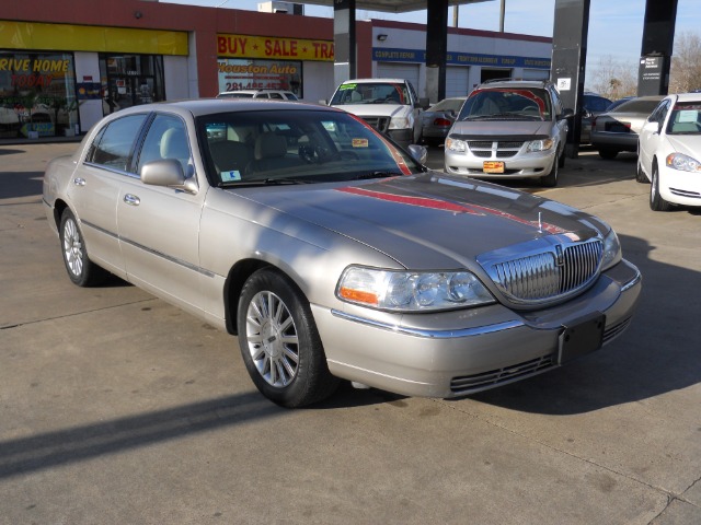 Lincoln Town Car 2003 photo 3