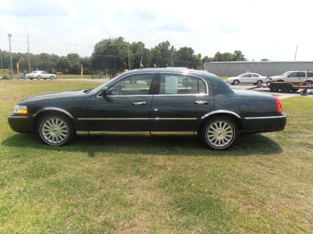 Lincoln Town Car 2003 photo 1