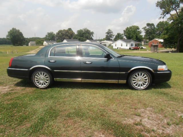 Lincoln Town Car 2003 photo 3