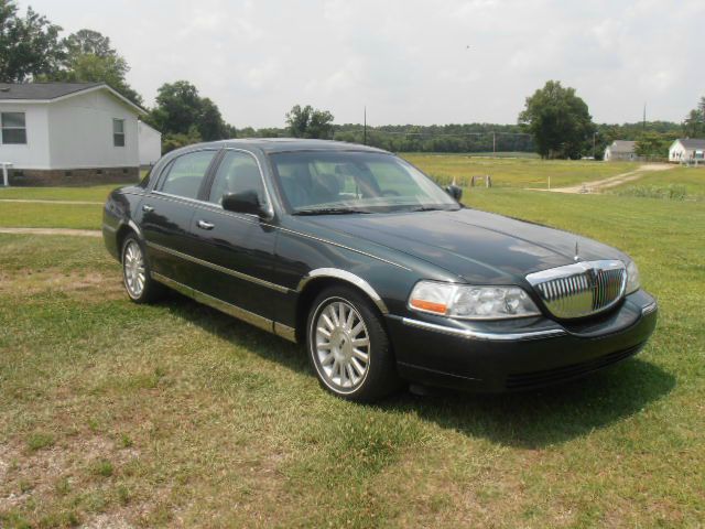 Lincoln Town Car 2003 photo 4