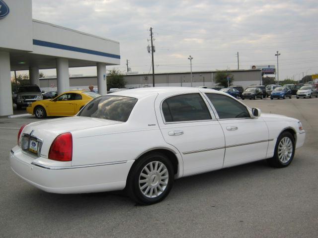 Lincoln Town Car 2003 photo 5