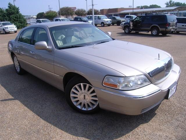 Lincoln Town Car Unknown Sedan