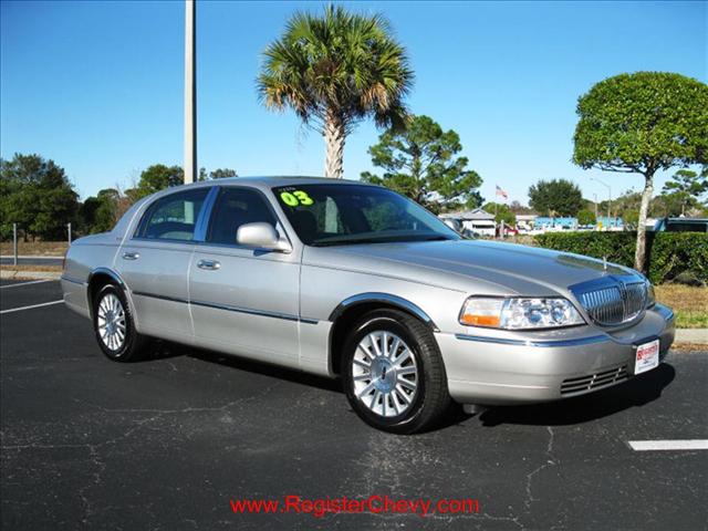 Lincoln Town Car SLT Club Cab 2WD Sedan