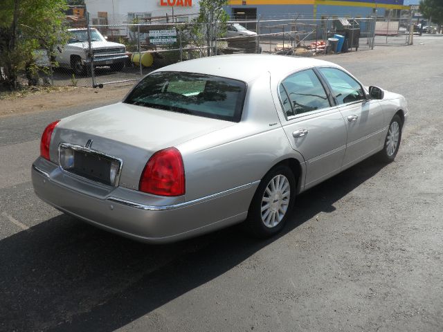 Lincoln Town Car DOWN 4.9 WAC Sedan