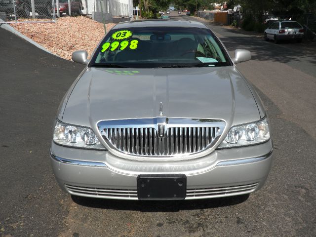 Lincoln Town Car 2003 photo 1