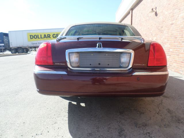 Lincoln Town Car 2003 photo 4