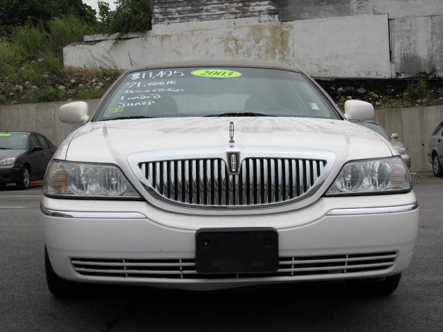 Lincoln Town Car 4DR SDN 2.0 S CVT Sedan
