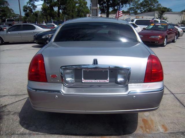 Lincoln Town Car 2003 photo 3