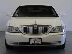 Lincoln Town Car DOWN 4.9 WAC Sedan