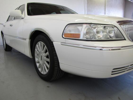Lincoln Town Car 2003 photo 1