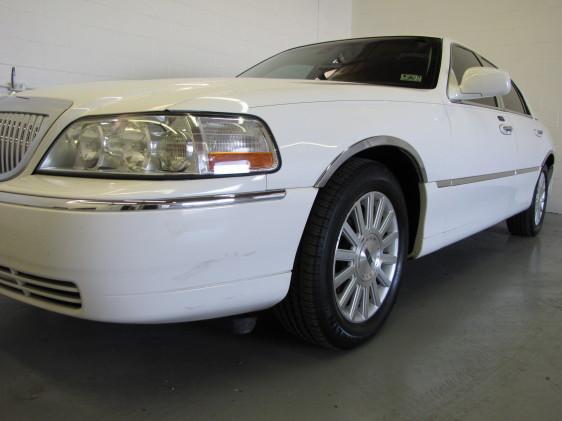 Lincoln Town Car 2003 photo 2