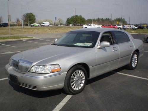 Lincoln Town Car 2003 photo 1