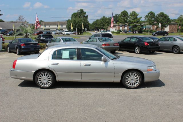 Lincoln Town Car 2003 photo 1