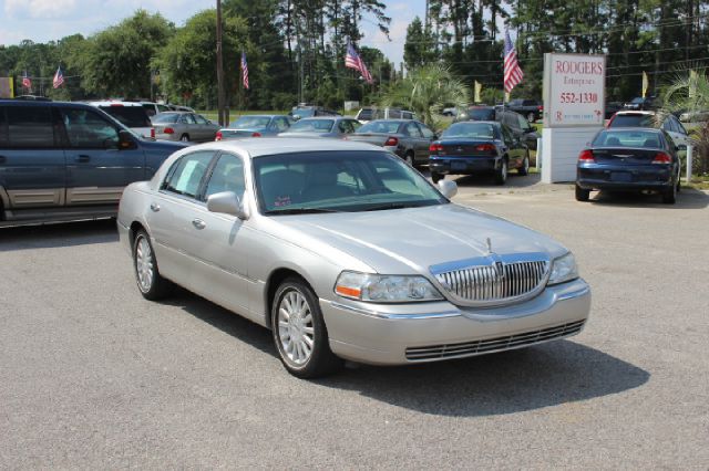 Lincoln Town Car 2003 photo 2