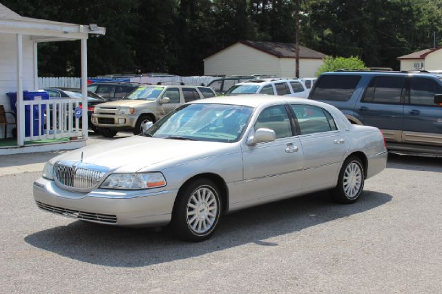 Lincoln Town Car 2003 photo 3